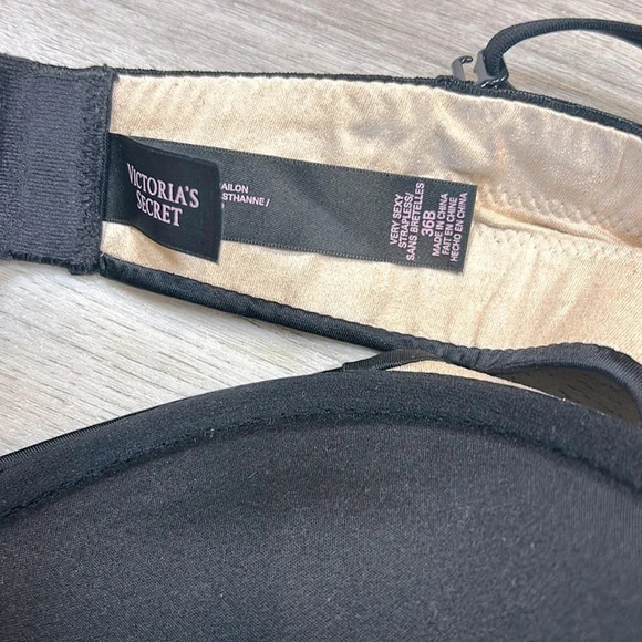 VS Very Sexy PU Strapless Convertible Bra / Black w/ Black Rhinestone / Size 36B - Picture 5 of 6